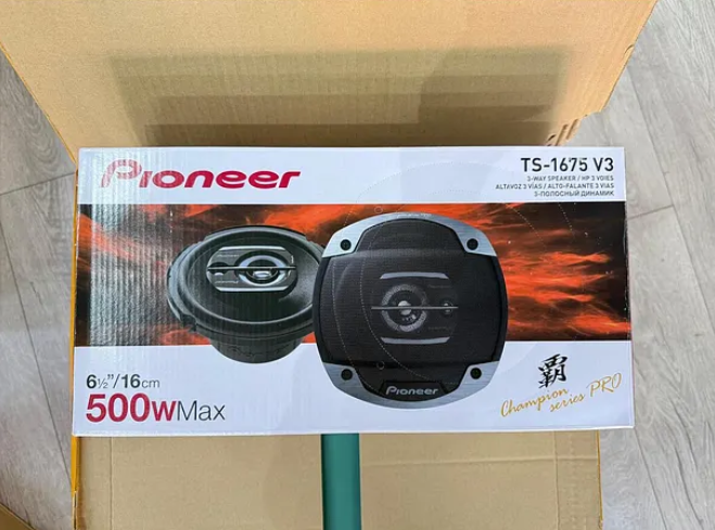 Pioneer TS-1675 V3 Champion Pro Serisi 500wat 16cm Pofesyonel 3yollu kapaklı hoparlör takımı