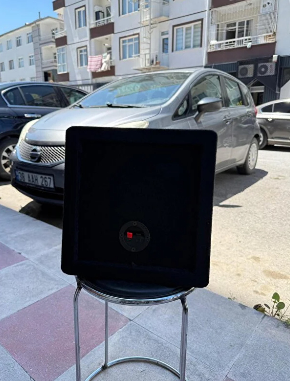 Mehter Aks-Evo8 Yer Kaplamaz Mini Kabinli 900Wat 300W Rms 20 Cm Subwoofer Minik Dev Bas